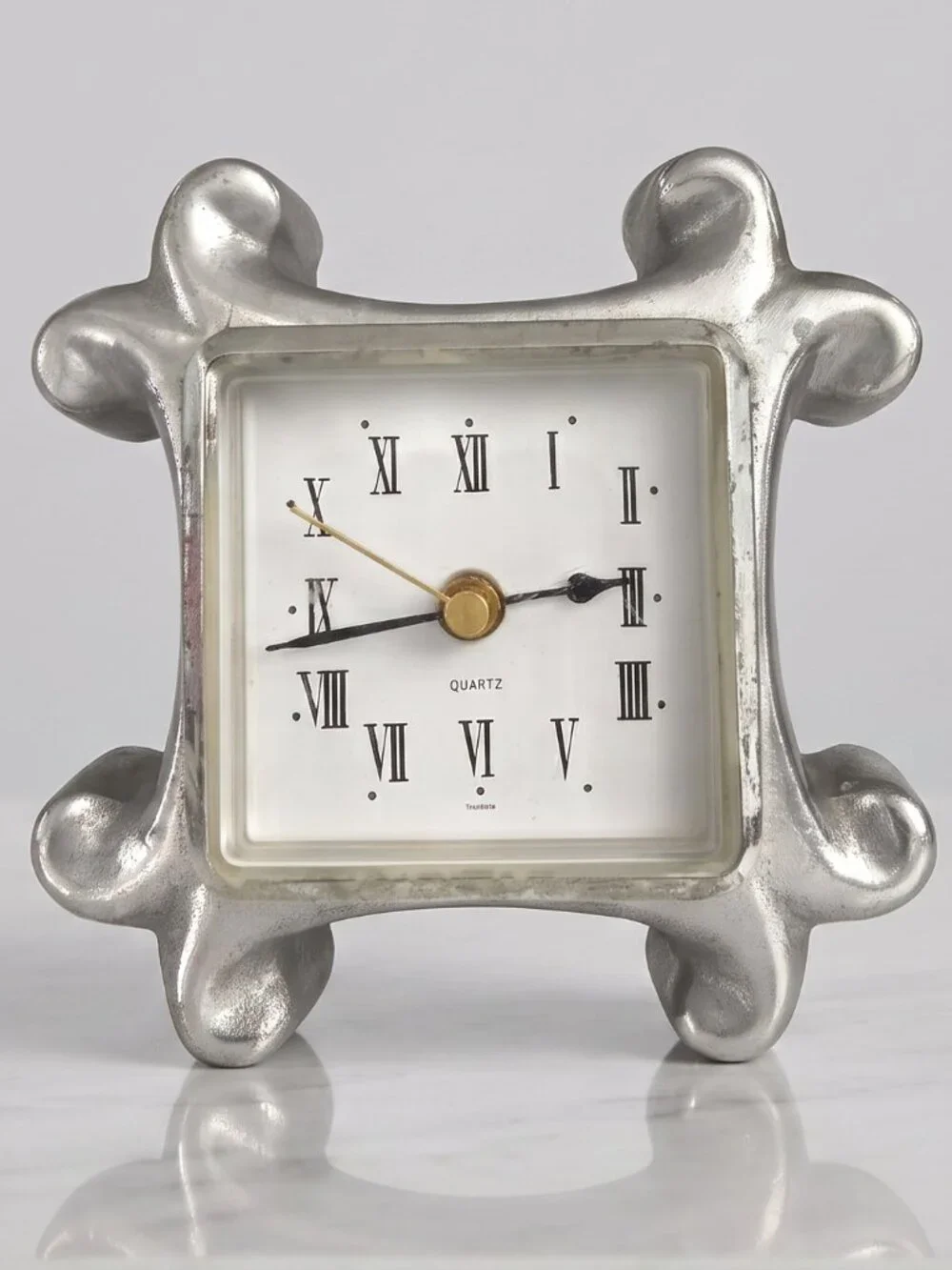 VTG Ashleigh Manor Pewter Silver Square Desk Clock 4x4 Scroll Frame Works MCM